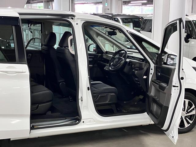 フリード+ハイブリッド ハイブリッドEX 寒冷地仕様 衝突軽減ブレーキ 車線逸脱警報 アダプティブクルーズ ETC 両側パワースライド シートヒーター 純正ナビ バックカメラ BTオーディオ フルセグTV USB端子 スマートキー LEDランプ 15AW(12枚目)