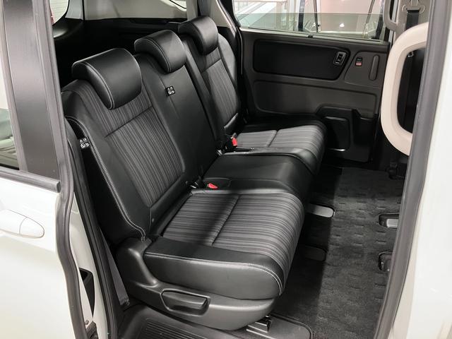 フリード+ハイブリッド ハイブリッドEX 寒冷地仕様 衝突軽減ブレーキ 車線逸脱警報 アダプティブクルーズ ETC 両側パワースライド シートヒーター 純正ナビ バックカメラ BTオーディオ フルセグTV USB端子 スマートキー LEDランプ 15AW(14枚目)