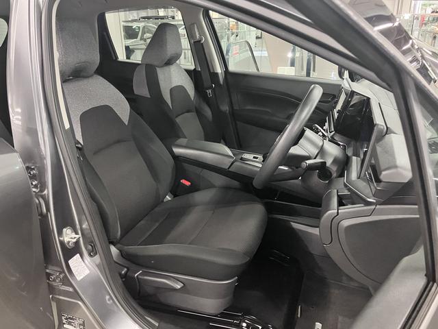 ノート e-POWER S 衝突軽減ブレーキ 車線逸脱警報 クリアランスソナー 純正ナビ ETC Bluetoothオーディオ フルセグTV CD再生 USB端子 オートブレーキホールド インテリキー スペアキー・取説・記録簿有(13枚目)