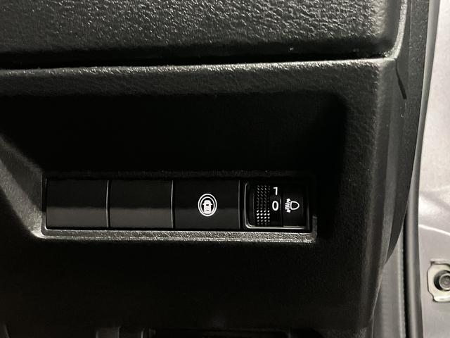 ノート e-POWER S 衝突軽減ブレーキ 車線逸脱警報 クリアランスソナー 純正ナビ ETC Bluetoothオーディオ フルセグTV CD再生 USB端子 オートブレーキホールド インテリキー スペアキー・取説・記録簿有(41枚目)