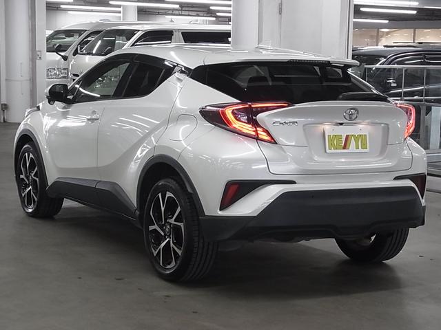 C-HR G-T 4WD ターボ セーフティセンス BSM シートヒーター ハーフレザーシート カロッツェリアナビ バックカメラ BTオーディオ フルセグTV CD・DVD ETC LEDライト 純正18AW スマートキー 記録簿有(8枚目)