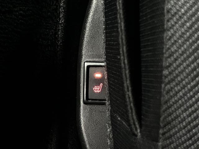 デリカD:2 ハイブリッドSZ ナビパッケージ 純正フルエアロ 衝突軽減ブレーキ 車線逸脱警報 全方位モニター付メモリーナビ シートヒーター 両側電動スライド BTオーディオ フルセグTV ETC クルコン 後席テーブル&サンシェード スマートキー HIDライト(17枚目)