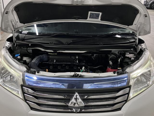 デリカD:2 ハイブリッドSZ ナビパッケージ 純正フルエアロ 衝突軽減ブレーキ 車線逸脱警報 全方位モニター付メモリーナビ シートヒーター 両側電動スライド BTオーディオ フルセグTV ETC クルコン 後席テーブル&サンシェード スマートキー HIDライト(21枚目)