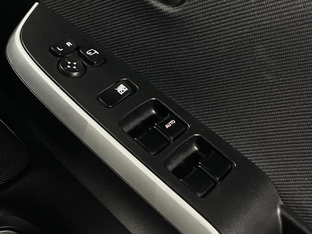 デリカD:2 ハイブリッドSZ ナビパッケージ 純正フルエアロ 衝突軽減ブレーキ 車線逸脱警報 全方位モニター付メモリーナビ シートヒーター 両側電動スライド BTオーディオ フルセグTV ETC クルコン 後席テーブル&サンシェード スマートキー HIDライト(44枚目)