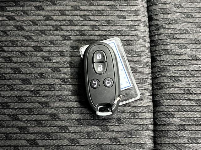 デリカD:2 ハイブリッドSZ ナビパッケージ 純正フルエアロ 衝突軽減ブレーキ 車線逸脱警報 全方位モニター付メモリーナビ シートヒーター 両側電動スライド BTオーディオ フルセグTV ETC クルコン 後席テーブル&サンシェード スマートキー HIDライト(49枚目)