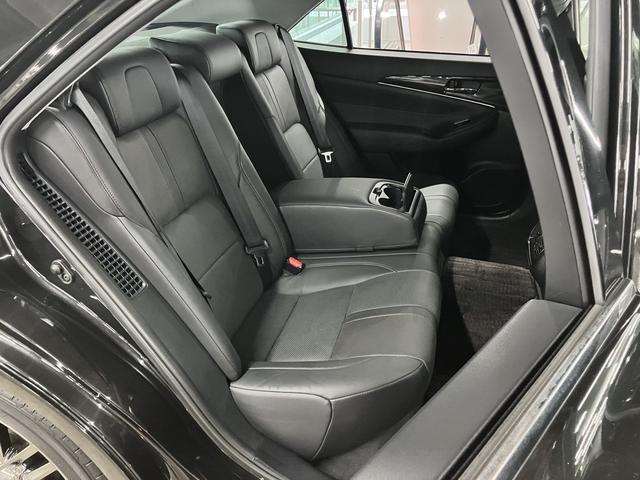 クラウンハイブリッド アスリートS アドバンスト&レザーシート&ドラサポパッケージ ムーンルーフ 衝突軽減ブレーキ レーダークルーズ ソナー 本革電動シート シートベンチレーション ステアヒーター 純正8型ナビ バックカメラ BTオーディオ フルセグ CDDVD ETC OP18AW(14枚目)