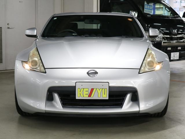 フェアレディZ バージョンS 6速マニュアル ストラーダナビ バックカメラ CD・DVD再生 Bluetoothオーディオ フルセグTV ETC インテリキー オートエアコン 電動格納ドアミラー HIDランプ 純正19AW&キャリパー スペアキー(6枚目)