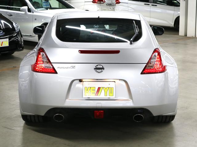 フェアレディZ バージョンS 6速マニュアル ストラーダナビ バックカメラ CD・DVD再生 Bluetoothオーディオ フルセグTV ETC インテリキー オートエアコン 電動格納ドアミラー HIDランプ 純正19AW&キャリパー スペアキー(7枚目)