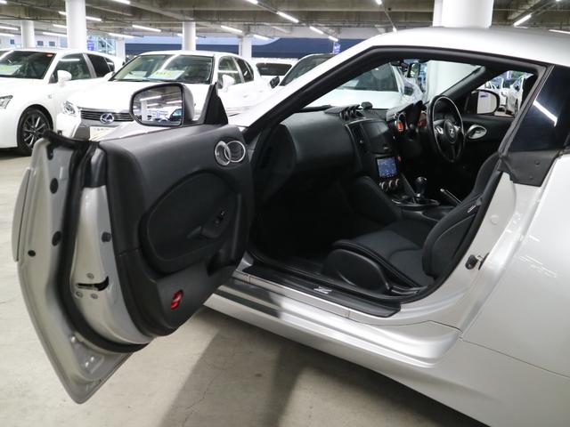 フェアレディZ バージョンS 6速マニュアル ストラーダナビ バックカメラ CD・DVD再生 Bluetoothオーディオ フルセグTV ETC インテリキー オートエアコン 電動格納ドアミラー HIDランプ 純正19AW&キャリパー スペアキー(14枚目)