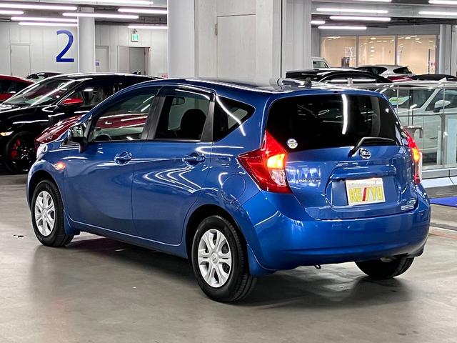 ノート Ｘ　ＤＩＧ－Ｓ　エマージェンシーブレーキパッケージ　エマージェンシーブレーキ　車線逸脱警報　純正ナビ　バックカメラ　ＣＤ・ＤＶＤ　Ｂｌｕｅｔｏｏｔｈオーディオ　フルセグ　ＥＴＣ　インテリキー　電動格納ドアミラー　オートエアコン　ヘッドライトレベライザー（8枚目）