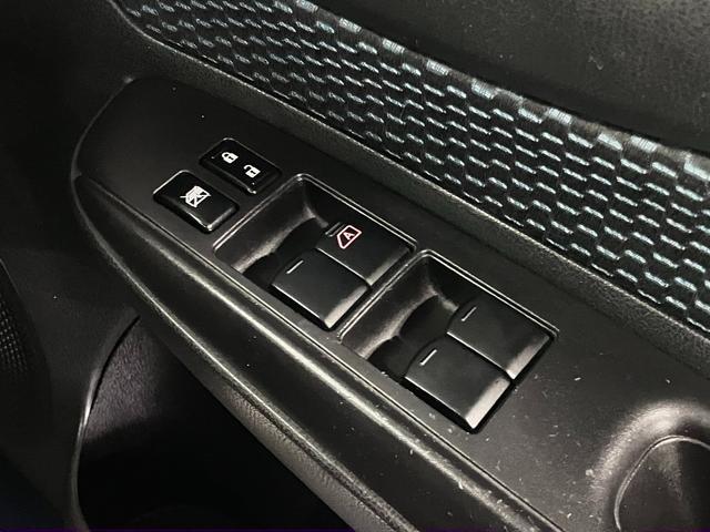 ノート Ｘ　ＤＩＧ－Ｓ　エマージェンシーブレーキパッケージ　エマージェンシーブレーキ　車線逸脱警報　純正ナビ　バックカメラ　ＣＤ・ＤＶＤ　Ｂｌｕｅｔｏｏｔｈオーディオ　フルセグ　ＥＴＣ　インテリキー　電動格納ドアミラー　オートエアコン　ヘッドライトレベライザー（34枚目）