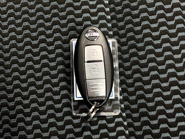 ノート Ｘ　ＤＩＧ－Ｓ　エマージェンシーブレーキパッケージ　エマージェンシーブレーキ　車線逸脱警報　純正ナビ　バックカメラ　ＣＤ・ＤＶＤ　Ｂｌｕｅｔｏｏｔｈオーディオ　フルセグ　ＥＴＣ　インテリキー　電動格納ドアミラー　オートエアコン　ヘッドライトレベライザー（36枚目）