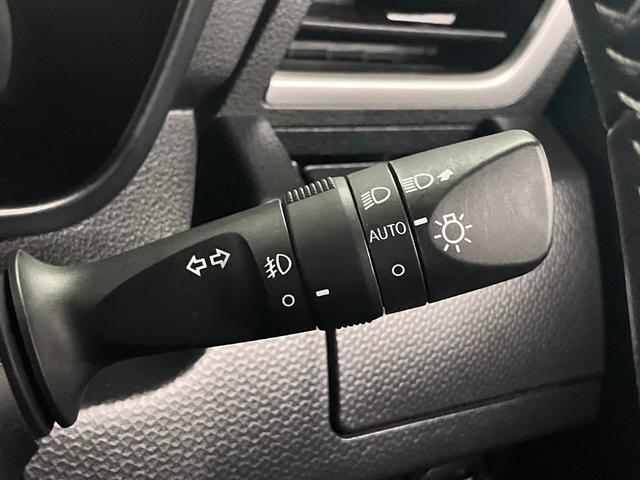 ルーミー カスタムG スマートアシスト ETC シートヒーター 両側パワースライド 純正ナビ バックカメラ BTオーディオ フルセグTV スマートキー シートアンダートレイ 後席テーブル・サンシェード ADB・LEDランプ(35枚目)