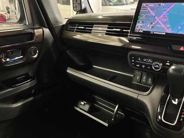 N-BOXカスタム G・Lターボホンダセンシング 衝突軽減ブレーキ 車線逸脱警報 アダプティブクルーズ パドルシフト ETC 純正8インチナビ 両側パワースライド バックカメラ BTオーディオ フルセグ スマートキー オートリトラミラー LEDランプ(42枚目)