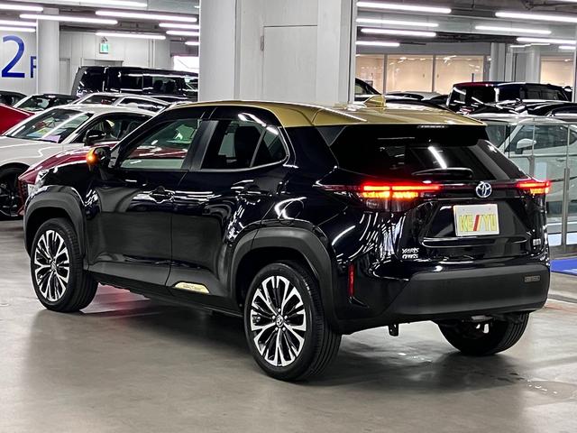 ヤリスクロス ハイブリッドZ ワンオーナー BSM・PKSB シートヒーター 純正8型ディスプレイオーディオ セーフティセンス ETC パワーバックドア バックカメラ BTオーディオ フルセグ USB スマートキー パワーシート LEDランプ(8枚目)