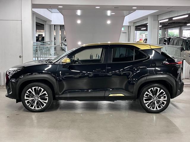 ヤリスクロス ハイブリッドZ ワンオーナー BSM・PKSB シートヒーター 純正8型ディスプレイオーディオ セーフティセンス ETC パワーバックドア バックカメラ BTオーディオ フルセグ USB スマートキー パワーシート LEDランプ(10枚目)