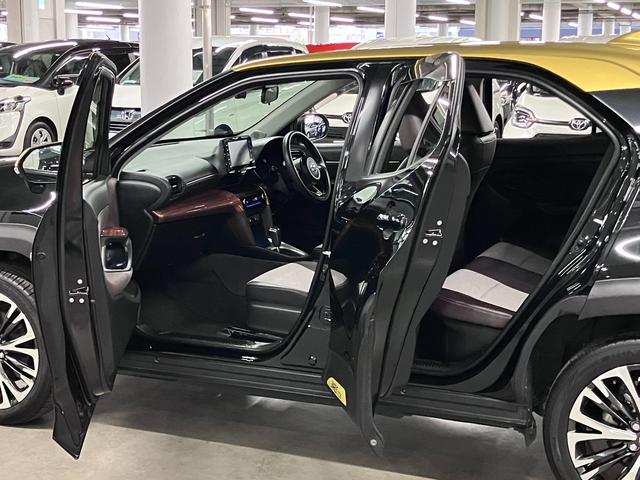 ヤリスクロス ハイブリッドZ ワンオーナー BSM・PKSB シートヒーター 純正8型ディスプレイオーディオ セーフティセンス ETC パワーバックドア バックカメラ BTオーディオ フルセグ USB スマートキー パワーシート LEDランプ(22枚目)