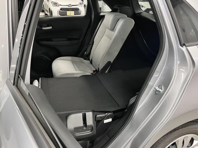 フィット ｅ：ＨＥＶベーシック　ホンダセンシング　ワンオーナー　純正９インチナビ　バックカメラ　ＢＴオーディオ　フルセグＴＶ　ＣＤ・ＤＶＤ　ＥＴＣ　誤発進抑制機能　アダプティブクルーズ　パーキングセンサー　ブレーキホールド　ＬＥＤライト　スマートキー　スペアキー有（24枚目）