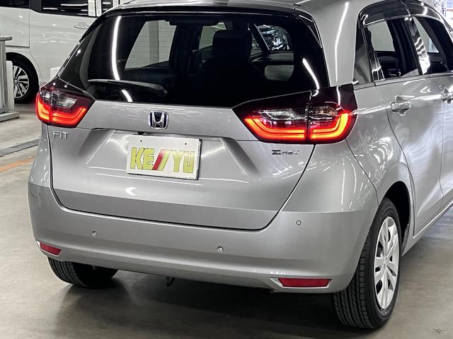 フィット ｅ：ＨＥＶベーシック　ホンダセンシング　ワンオーナー　純正９インチナビ　バックカメラ　ＢＴオーディオ　フルセグＴＶ　ＣＤ・ＤＶＤ　ＥＴＣ　誤発進抑制機能　アダプティブクルーズ　パーキングセンサー　ブレーキホールド　ＬＥＤライト　スマートキー　スペアキー有（52枚目）