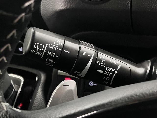 N-BOXカスタム Lターボ ホンダセンシング 純正9インチナビ シートヒーター 両側電動スライドドア バックカメラ BTオーディオ フルセグTV CD・DVD ETC パドルシフト ソナー 後席テーブル&サンシェード LEDライト 純正15AW(40枚目)