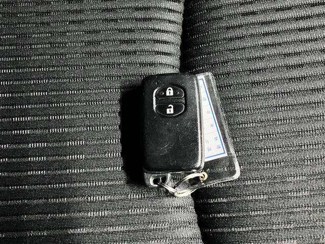 プリウスアルファ S 後期 純正ナビ バックカメラ Bluetoothオーディオ フルセグTV CD・DVD再生 ビルトインETC スマートキー オートライト フォグランプ 純正16インチAW 電動格納ミラー ドアバイザー(44枚目)