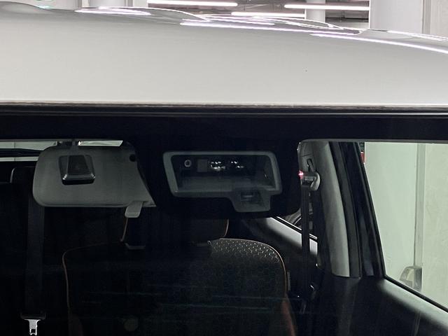 クロスビー ハイブリッドMZ ターボ デュアルセンサーブレーキサポート 誤発進抑制機能 車線逸脱警報 シートヒーター 純正ナビ BTオーディオ フルセグTV DVD ETC クルコン パドルシフト パーキングセンサー 後席テーブル スマートキー LEDライト 純正16AW(48枚目)