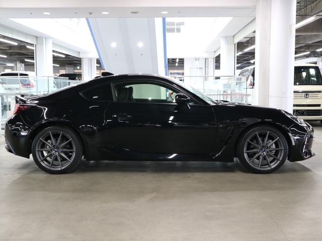 ＢＲＺ Ｓ　６ＭＴ　トランクスポイラー　ＳＲＶＤ　カロッツェリア９インチナビ　ＥＴＣ２．０　シートヒーター　ハーフレザー　バックカメラ　ＢＴオーディオ　フルセグＴＶ　ＣＤ・ＤＶＤ　クルーズコントロール　ＬＥＤライト　純正１８ＡＷ　スペアキー（9枚目）