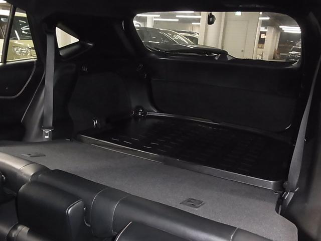 ハリアー プレミアムメタルアンドレザーパッケージ 4WD ワンオーナー TRDフルエアロ ムーンルーフ ケンウッド9インチナビ 本革メモリーシート ベンチレーション セーフティセンス ETC パワーバックドア バックカメラ BTオーディオ クリアランスソナー LEDランプ(15枚目)