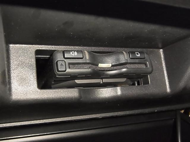 ハリアー プレミアムメタルアンドレザーパッケージ 4WD ワンオーナー TRDフルエアロ ムーンルーフ ケンウッド9インチナビ 本革メモリーシート ベンチレーション セーフティセンス ETC パワーバックドア バックカメラ BTオーディオ クリアランスソナー LEDランプ(20枚目)