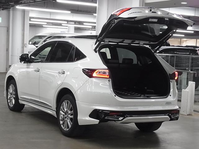 ハリアー プレミアムメタルアンドレザーパッケージ 4WD ワンオーナー TRDフルエアロ ムーンルーフ ケンウッド9インチナビ 本革メモリーシート ベンチレーション セーフティセンス ETC パワーバックドア バックカメラ BTオーディオ クリアランスソナー LEDランプ(26枚目)