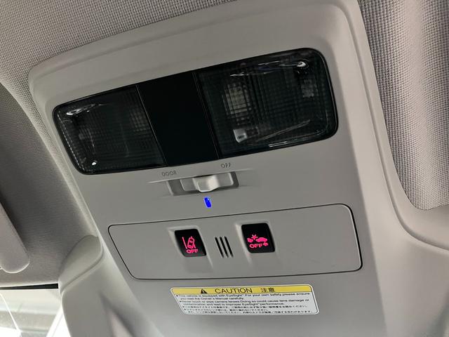 レヴォーグ １．６ＧＴ－Ｓアイサイト　４ＷＤターボ　ＳＴＩフロントアンダースポイラー　衝突軽減ブレーキ　車線逸脱警報　全車速追従クルーズ　パドルシフト　ＥＴＣ　イクリプスナビ　バックカメラ　ＢＴオーディオ　フルセグ　パワーシート　ウォッシャー付ＬＥＤ（17枚目）