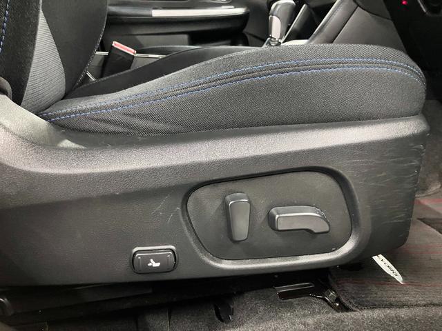 レヴォーグ １．６ＧＴ－Ｓアイサイト　４ＷＤターボ　ＳＴＩフロントアンダースポイラー　衝突軽減ブレーキ　車線逸脱警報　全車速追従クルーズ　パドルシフト　ＥＴＣ　イクリプスナビ　バックカメラ　ＢＴオーディオ　フルセグ　パワーシート　ウォッシャー付ＬＥＤ（38枚目）