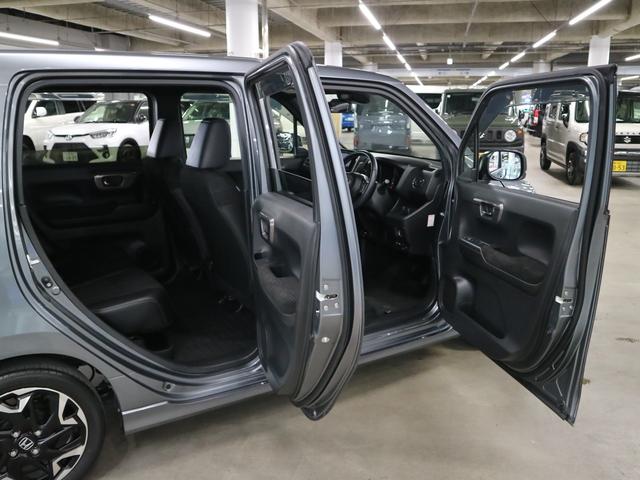 遠方（九州、沖縄除く）のお客様でも陸運局に持ちこまずに名義変更可能ですので店頭納車の場合は余計な諸費用も頂いておりません。遠方陸送納車も格安陸送費にてご納車可能です☆