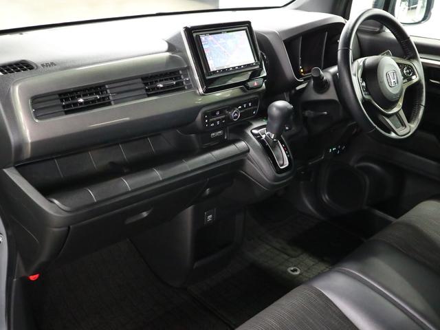 弊社ではインターネットでの遠方販売に自信があります。店頭でのご納車であれば、お車を持ち込まずに名義変更等のお手続きが出来ますので、ご近所の販売会社で購入する場合と変わらぬ諸経費にてご購入可能です♪