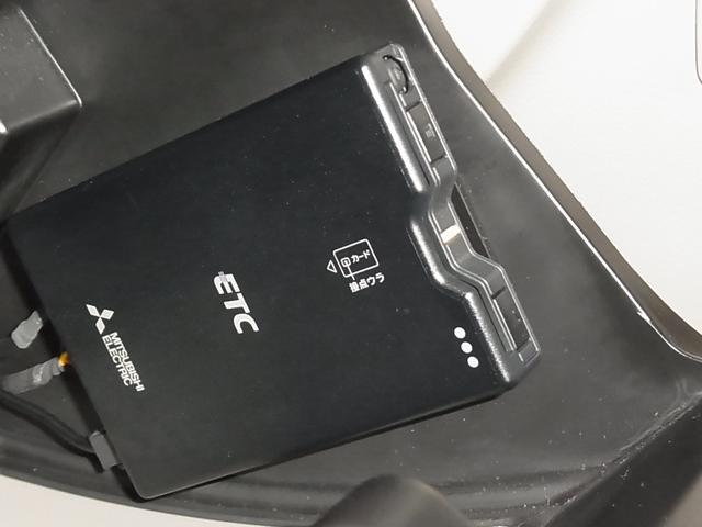 エブリイワゴン ＰＺターボスペシャル　ハイルーフ　デュアルカメラブレーキサポート　オートステップ　両側電動スライド　シートヒーター　純正ナビ　ＥＴＣ　バックカメラ　ＢＴオーディオ　フルセグ　パーキングセンサー　スマートキー　ＨＩＤライト　純正１４ＡＷ（41枚目）