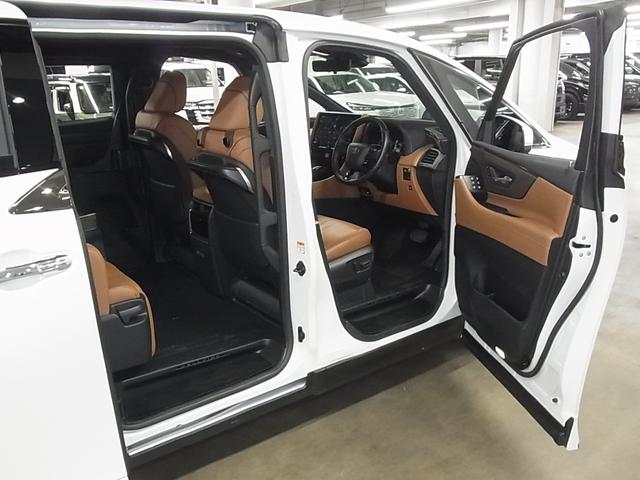 ヴェルファイアハイブリッド Z プレミア ワンオーナー 左右独立ムーンルーフ HUD デジタルミラー パノラミックビュー トヨタチームメイト 後席モニター BSM 本革シート 前後席ベンチレーション 純正14型ナビ セーフティセンス ETC2.0 パワーバックドア 両側パワースライド(12枚目)