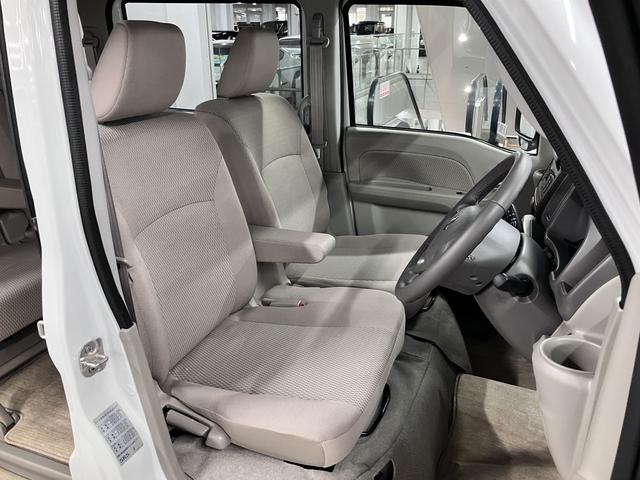 エブリイワゴン PZターボスペシャル ハイルーフ デュアルカメラブレーキサポート オートステップ 両側電動スライドドア シートヒーター 純正オーディオ CD ラジオ AUX・USB端子 オーバーヘッドシェルフ スマートキー HIDライト 純正14AW(13枚目)