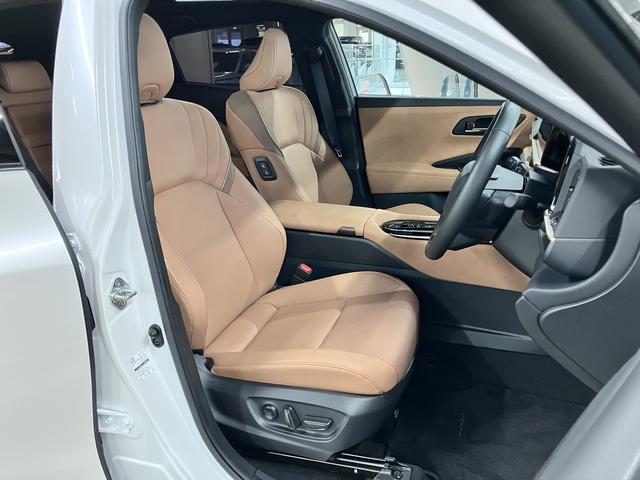 クラウンスポーツ Z 4WD 内装/サンドブラウン モデリスタフルエアロ パノラマルーフ アドバンストパーク パノラミックビュー デジタルミラー HUD 12.3インチナビ ETC2.0 本革 ベンチレーション ステアヒーター パワーバックドア おくだけ充電 AC1500W(13枚目)