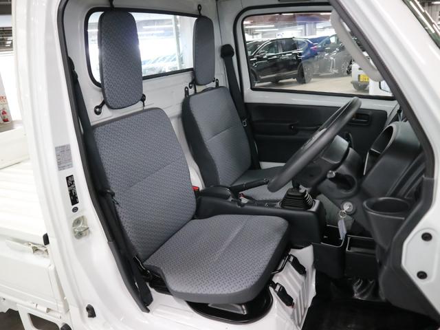 店内のキッズコーナーには人気ゲームや落書きカーコーナー、ＤＶＤをご用意、授乳室も御座います。整備待ち時間でも退屈致しません♪各種お飲み物のご用意、お子様にはお菓子をプレゼントしております♪