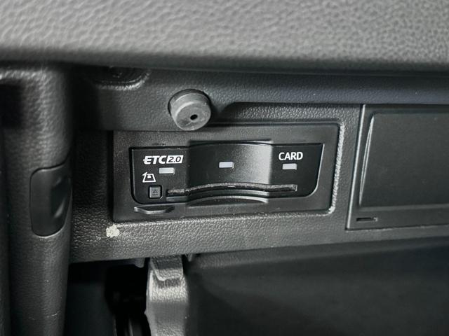 ポロ TSIアクティブ ターボ デジタルコックピットプロ 衝突軽減ブレーキ レーンキープ アダプティブクルーズ パドルシフト ETC2.0 パークアシスト 純正ナビ BTオーディオ スマートキー ワイヤレスチャージング LEDランプ(20枚目)