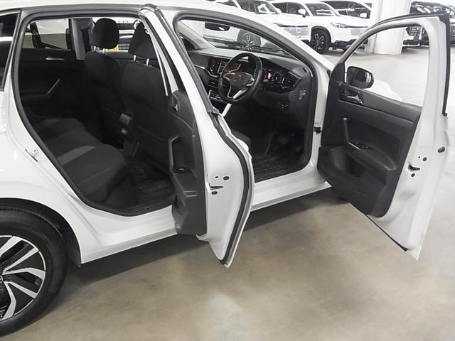 ポロ TSIアクティブ ターボ デジタルコックピットプロ 衝突軽減ブレーキ レーンキープ アダプティブクルーズ パドルシフト ETC2.0 パークアシスト 純正ナビ BTオーディオ スマートキー ワイヤレスチャージング LEDランプ(22枚目)