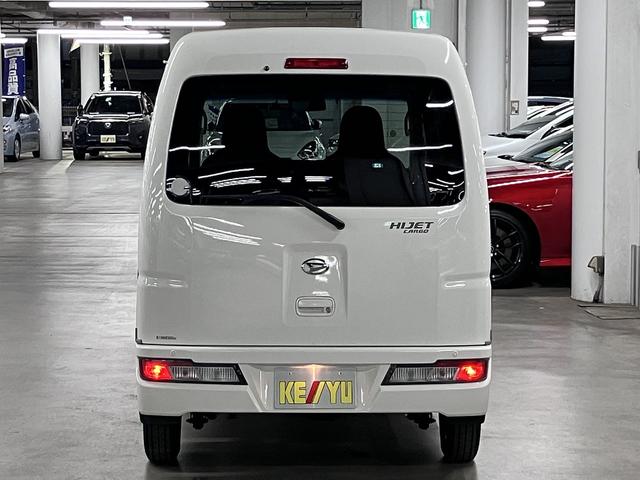 ハイゼットカーゴ デラックス SAIII ハイルーフ スマートアシスト3 誤発進抑制機能 車線逸脱警報 オートハイビーム LEDヘッドランプ 純正ラジオデッキ オーバーヘッドシェルフ アイドリングストップ パワーウインドウ エアコン キーレス スペアキー(7枚目)