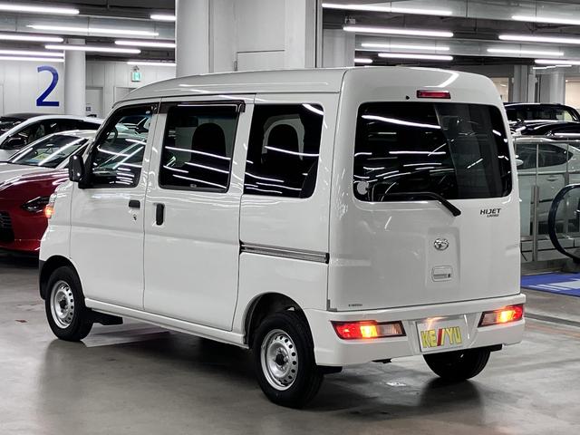 ハイゼットカーゴ デラックス SAIII ハイルーフ スマートアシスト3 誤発進抑制機能 車線逸脱警報 オートハイビーム LEDヘッドランプ 純正ラジオデッキ オーバーヘッドシェルフ アイドリングストップ パワーウインドウ エアコン キーレス スペアキー(8枚目)