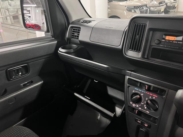 ハイゼットカーゴ デラックス SAIII ハイルーフ スマートアシスト3 誤発進抑制機能 車線逸脱警報 オートハイビーム LEDヘッドランプ 純正ラジオデッキ オーバーヘッドシェルフ アイドリングストップ パワーウインドウ エアコン キーレス スペアキー(40枚目)