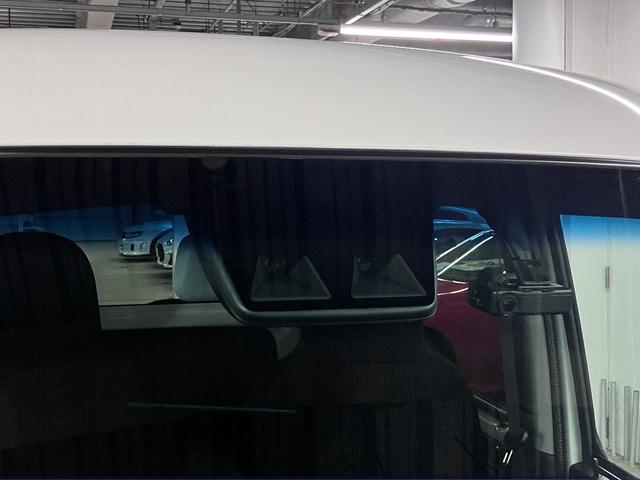 ハイゼットカーゴ デラックス SAIII ハイルーフ スマートアシスト3 誤発進抑制機能 車線逸脱警報 オートハイビーム LEDヘッドランプ 純正ラジオデッキ オーバーヘッドシェルフ アイドリングストップ パワーウインドウ エアコン キーレス スペアキー(42枚目)