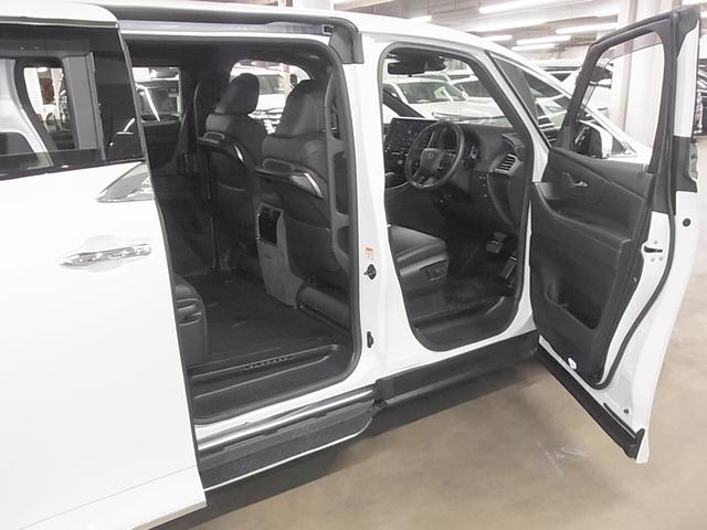 アルファードハイブリッド Z 4WD 1オーナー 左右独立ムーンルーフ デジタルミラー ユニバーサルステップ パノラミックビュー トヨタチームメイト HUD BSM 純正14型ナビ シートベンチレーション ステアヒーター パワーバックドア 両側電動スライド セーフティセンス ETC2.0(12枚目)