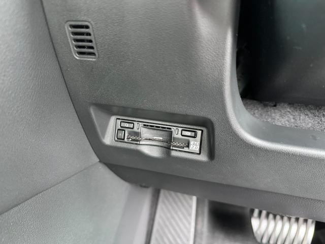 アルファードハイブリッド Z 4WD 1オーナー 左右独立ムーンルーフ デジタルミラー ユニバーサルステップ パノラミックビュー トヨタチームメイト HUD BSM 純正14型ナビ シートベンチレーション ステアヒーター パワーバックドア 両側電動スライド セーフティセンス ETC2.0(20枚目)