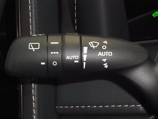 アルファードハイブリッド Z 4WD 1オーナー 左右独立ムーンルーフ デジタルミラー ユニバーサルステップ パノラミックビュー トヨタチームメイト HUD BSM 純正14型ナビ シートベンチレーション ステアヒーター パワーバックドア 両側電動スライド セーフティセンス ETC2.0(38枚目)