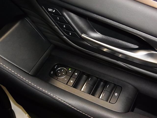 アルファードハイブリッド Z 4WD 1オーナー 左右独立ムーンルーフ デジタルミラー ユニバーサルステップ パノラミックビュー トヨタチームメイト HUD BSM 純正14型ナビ シートベンチレーション ステアヒーター パワーバックドア 両側電動スライド セーフティセンス ETC2.0(40枚目)