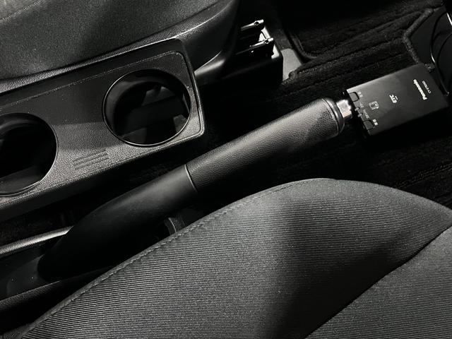 プレマシー ２０Ｃ－スカイアクティブ　両側電動スライドドア　ＥＴＣ　純正ナビ　バックカメラ　ＣＤ・ＤＶＤ　Ｂｌｕｅｔｏｏｔｈオーディオ　フルセグＴＶ　スマートキー　電動格納ドアミラー　オートエアコン　ヘッドライトレベライザー　スペアキー有（33枚目）